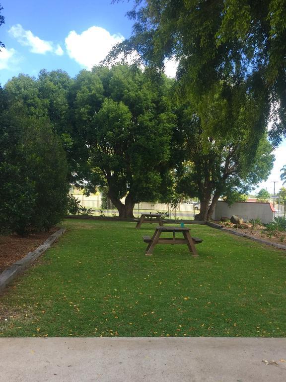 Bundaberg Spanish Motor Inn Zewnętrze zdjęcie
