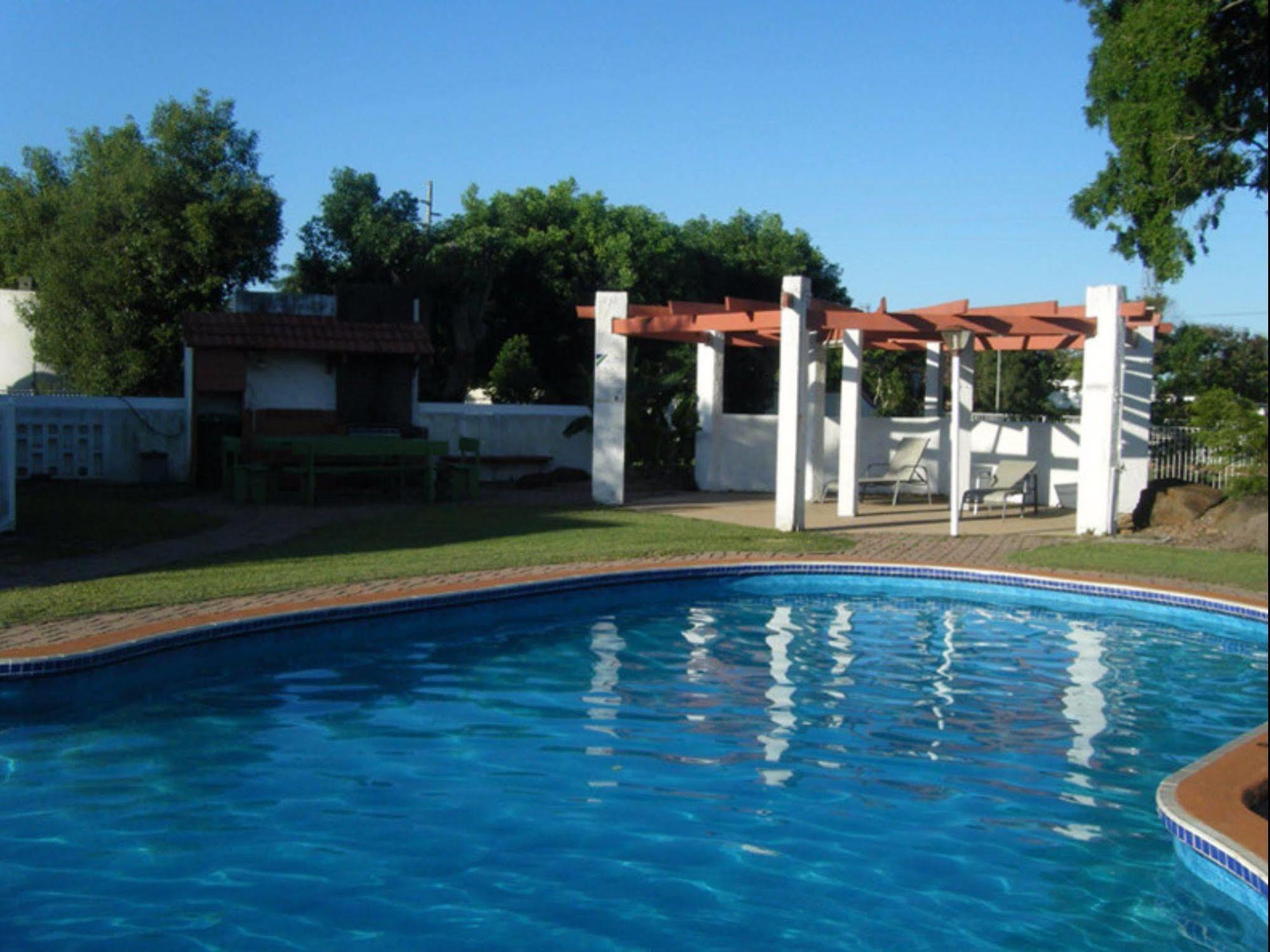 Bundaberg Spanish Motor Inn Zewnętrze zdjęcie