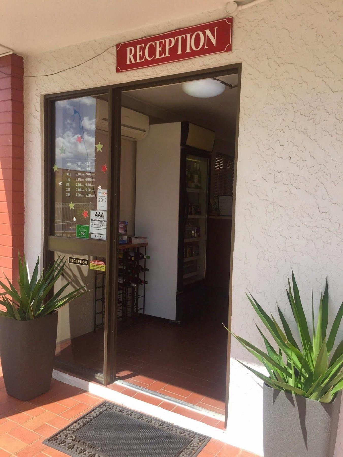 Bundaberg Spanish Motor Inn Zewnętrze zdjęcie